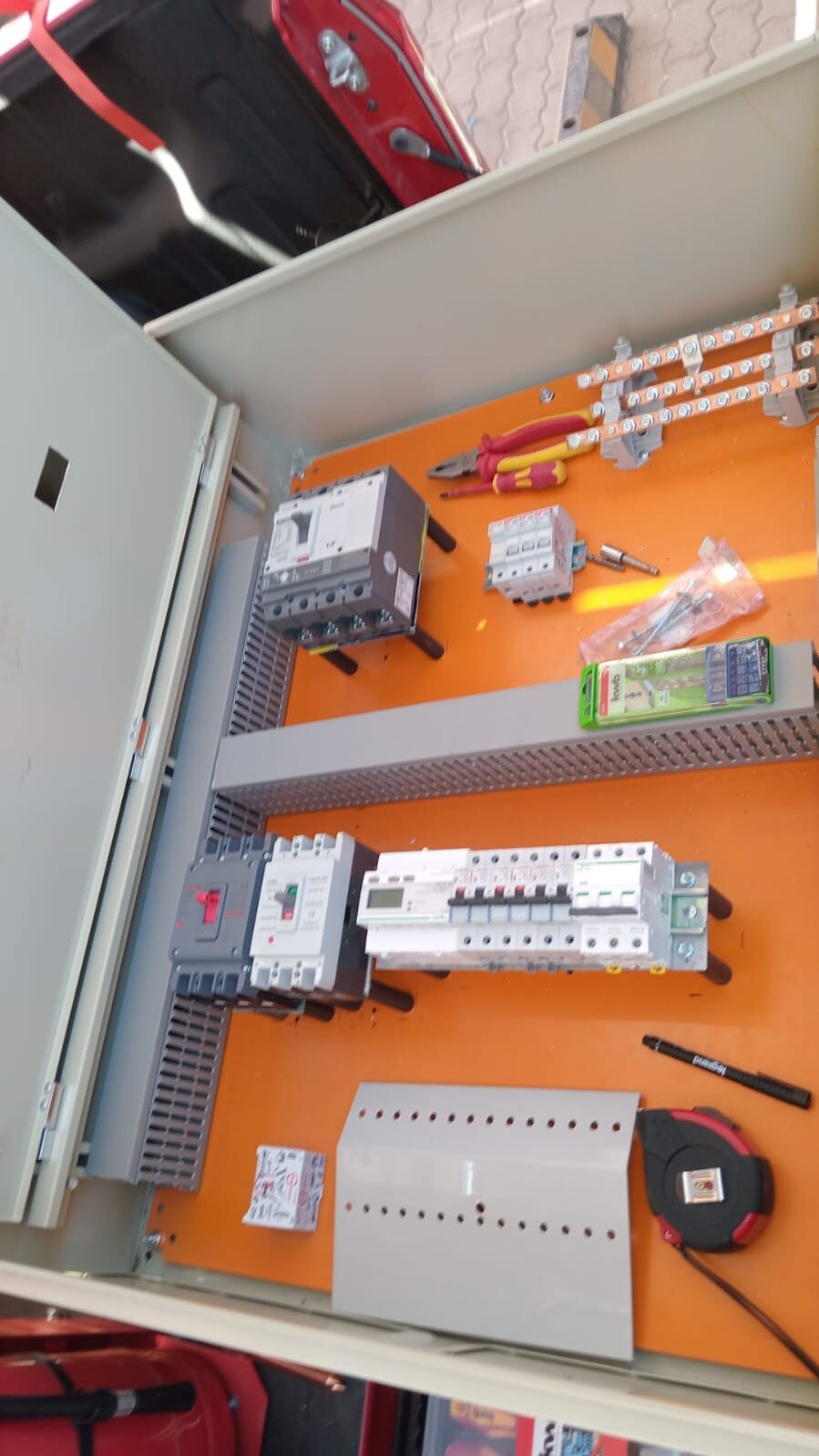 Tablero de fuerza para minera Pucobre, distribución eléctrica segura.